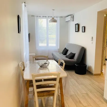 Brand New 2 Bedroom Located In The Center Of Apartment Antibes