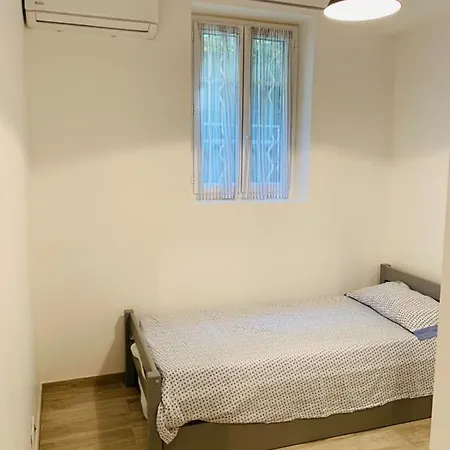 Apartment Brand New 2 Bedroom Located In The Center Of