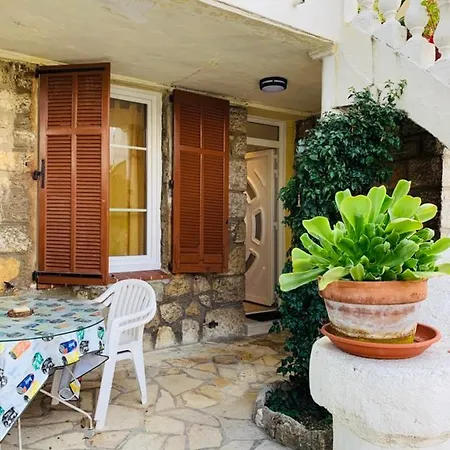 Brand New 2 Bedroom Located In The Center Of Apartment